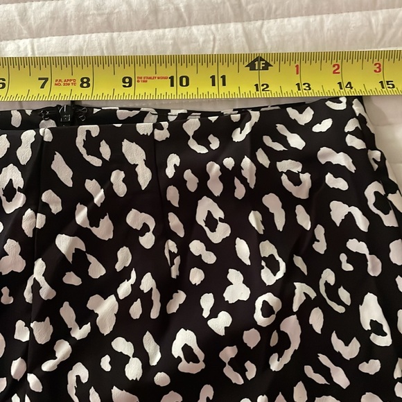 Adorable halter top and cropped pants outfit size medium - Picture 10 of 14